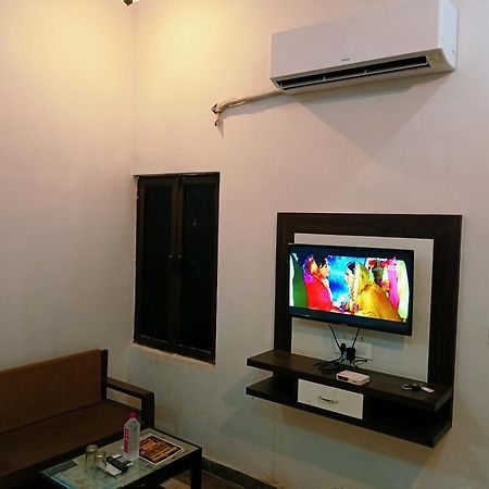 Hotel Mewad Haveli พุชการ์ ภายนอก รูปภาพ