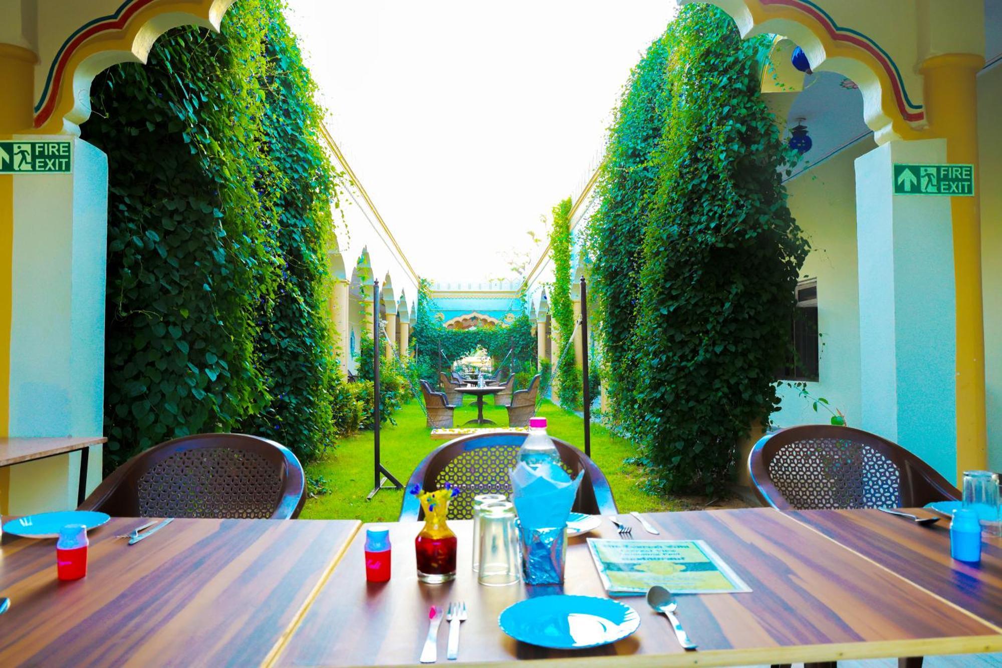 Hotel Mewad Haveli พุชการ์ ภายนอก รูปภาพ