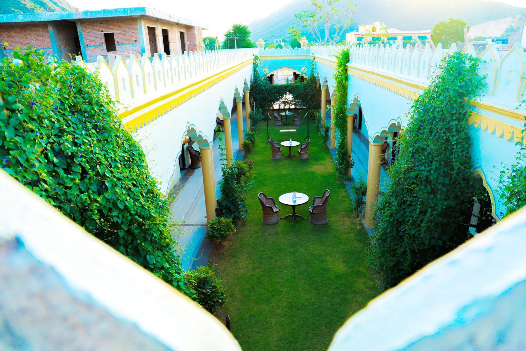 Hotel Mewad Haveli พุชการ์ ภายนอก รูปภาพ