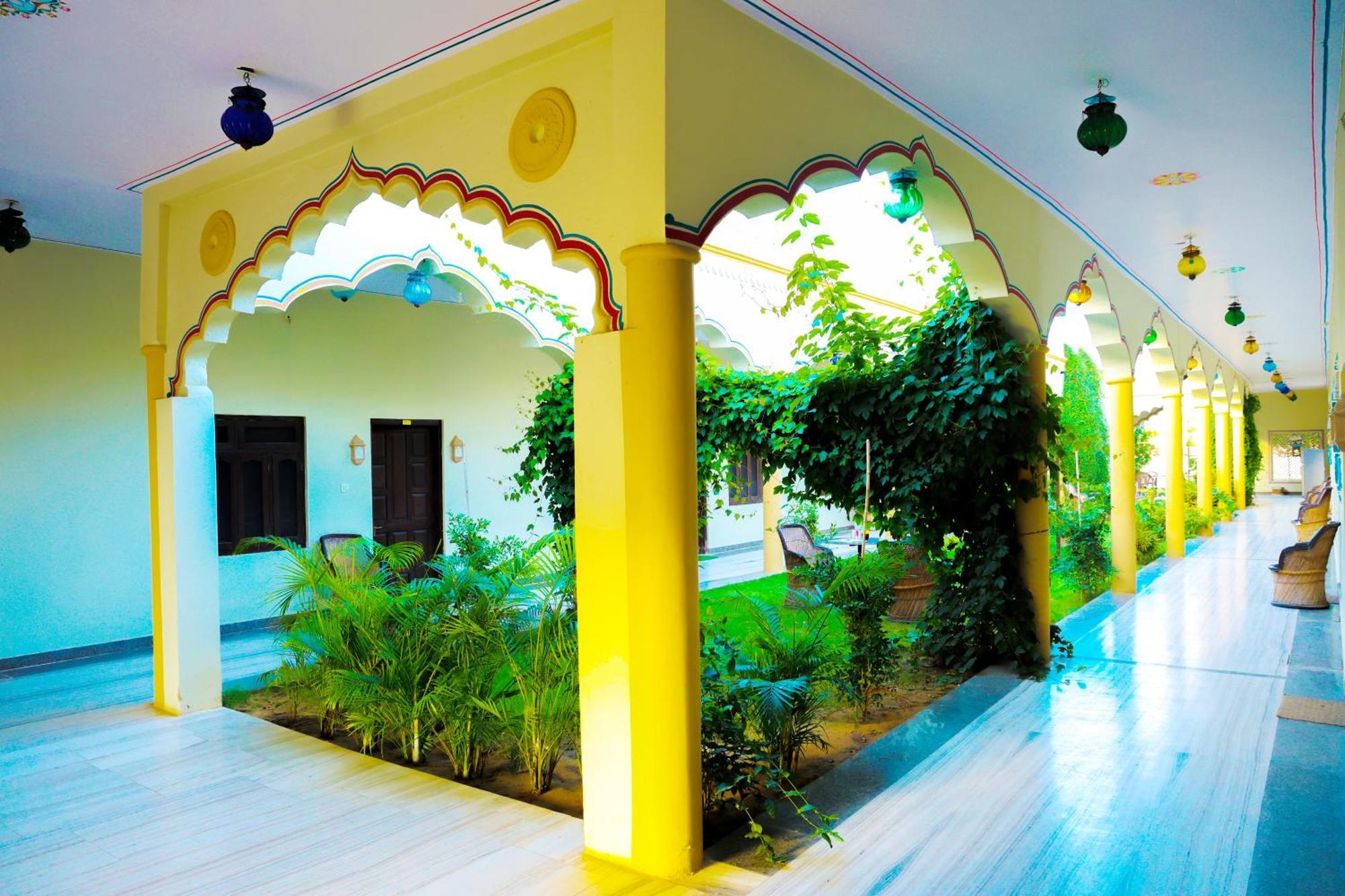 Hotel Mewad Haveli พุชการ์ ภายนอก รูปภาพ