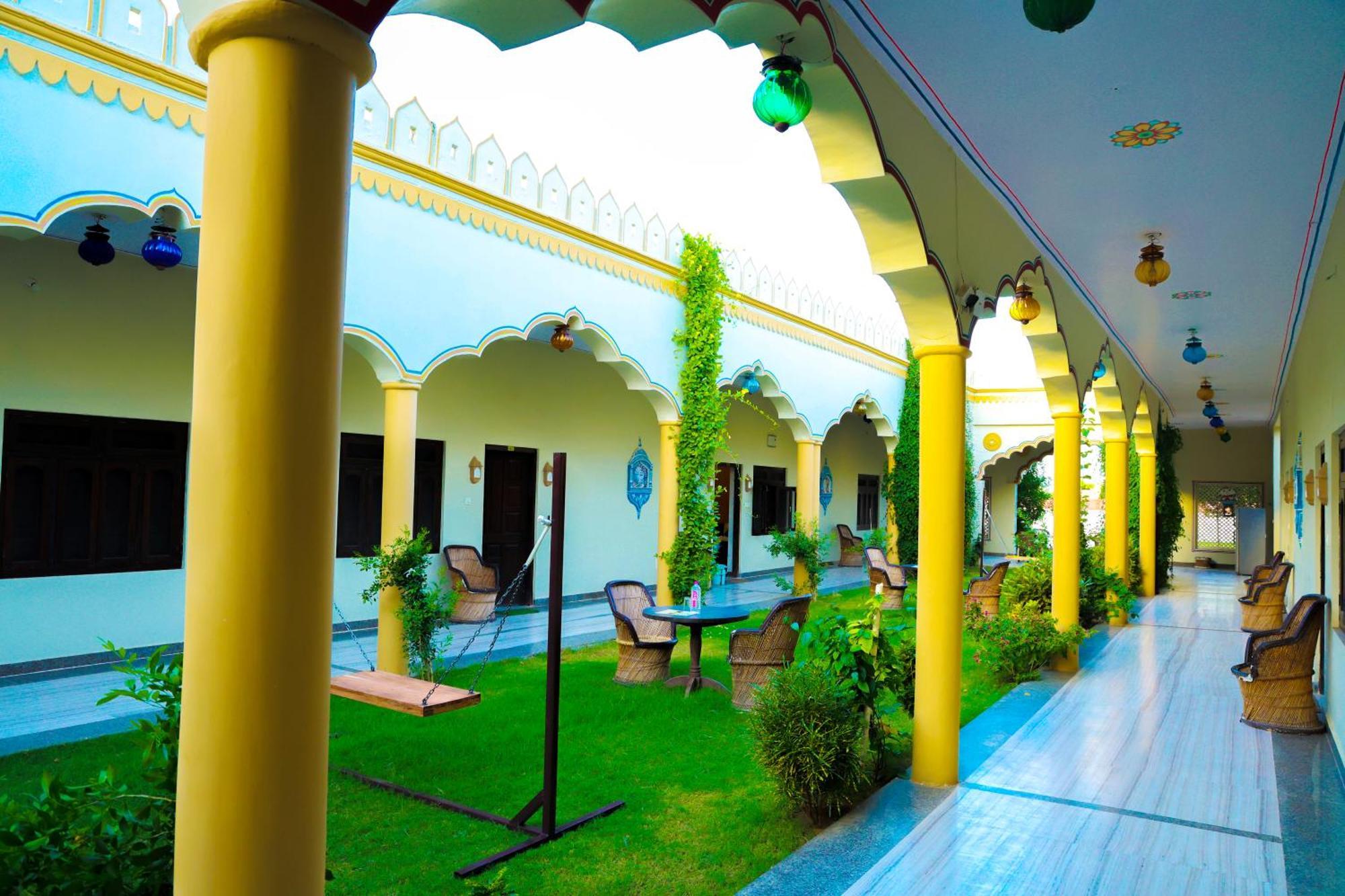 Hotel Mewad Haveli พุชการ์ ภายนอก รูปภาพ