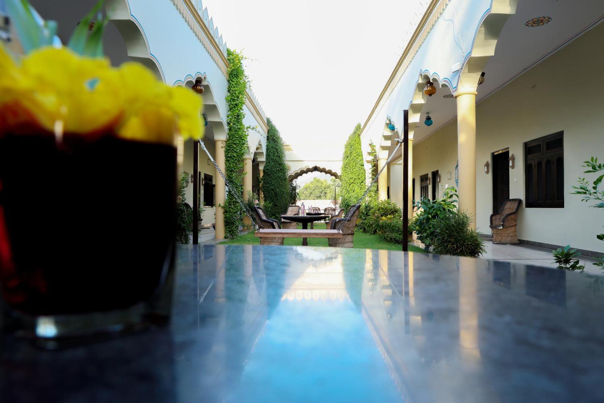 Hotel Mewad Haveli พุชการ์ ภายนอก รูปภาพ