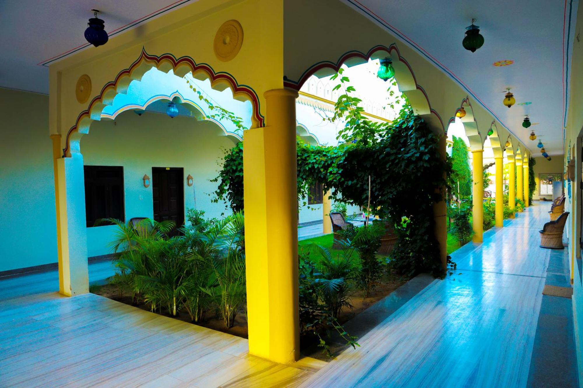 Hotel Mewad Haveli พุชการ์ ภายนอก รูปภาพ