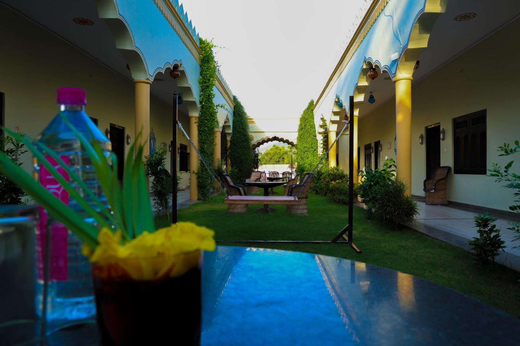 Hotel Mewad Haveli พุชการ์ ภายนอก รูปภาพ
