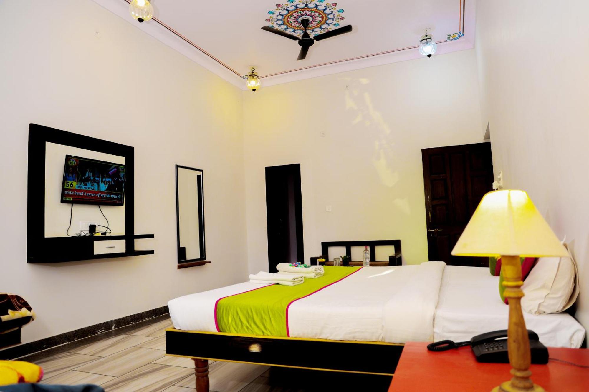 Hotel Mewad Haveli พุชการ์ ภายนอก รูปภาพ