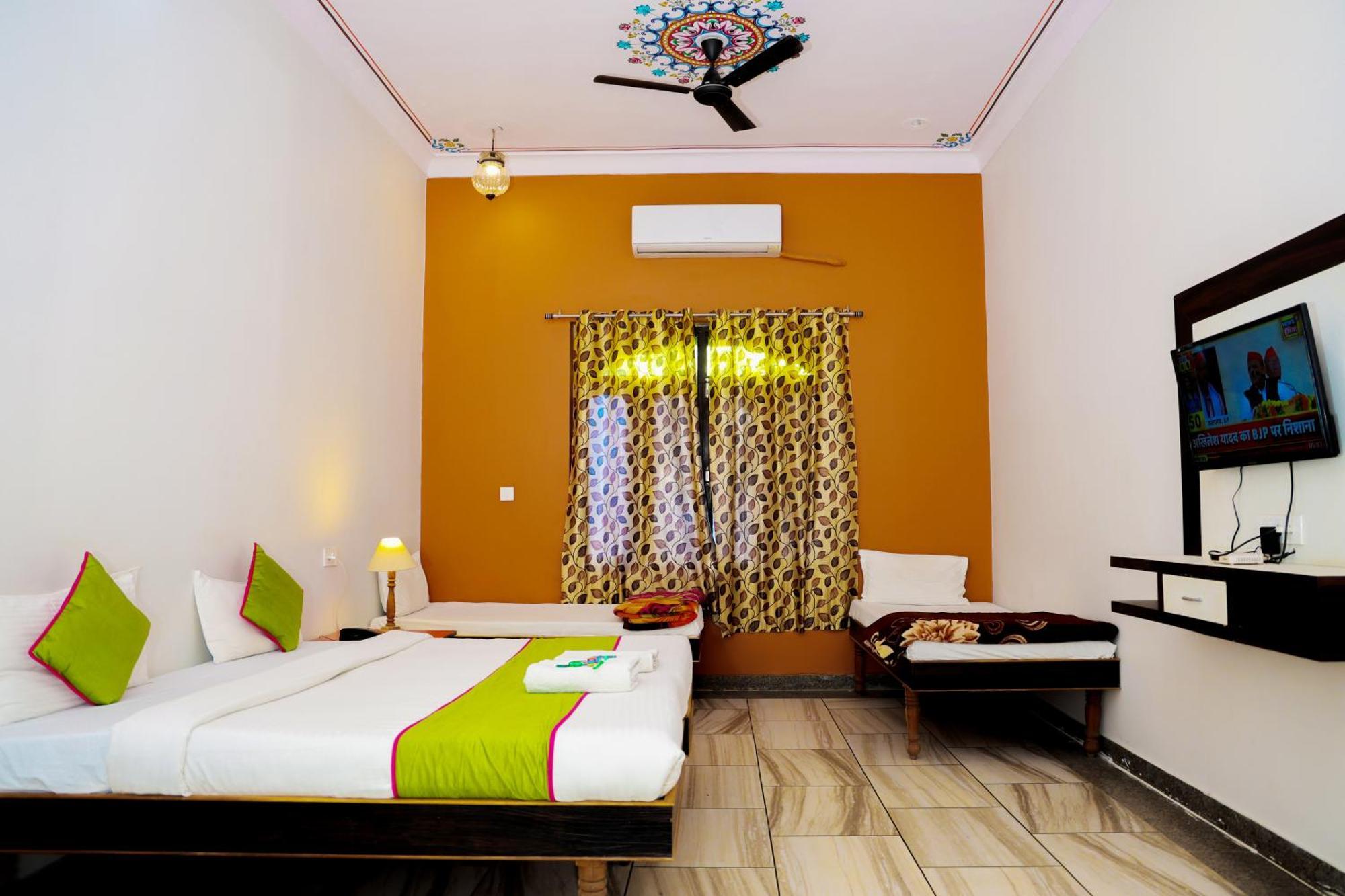 Hotel Mewad Haveli พุชการ์ ภายนอก รูปภาพ