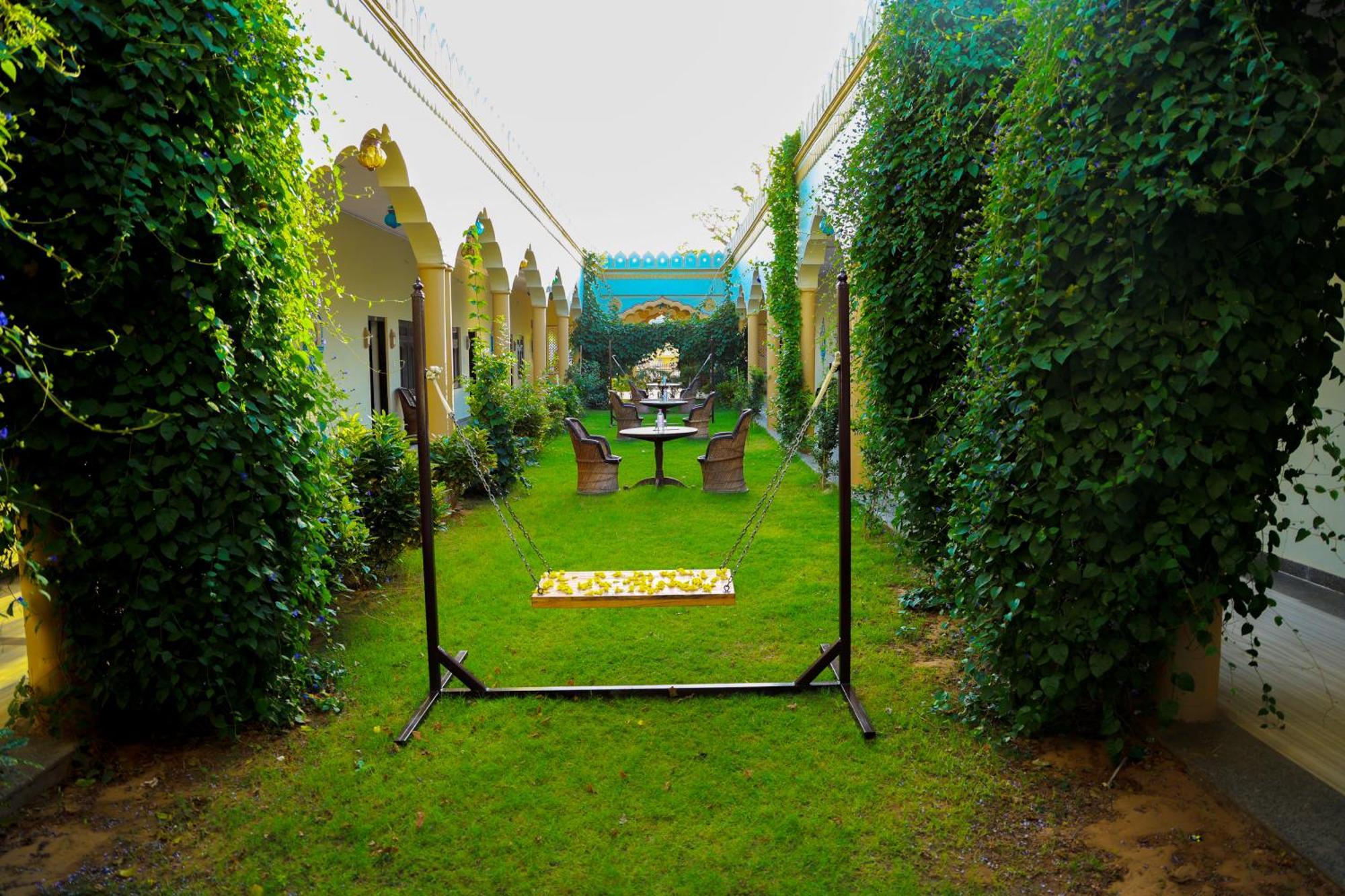 Hotel Mewad Haveli พุชการ์ ภายนอก รูปภาพ