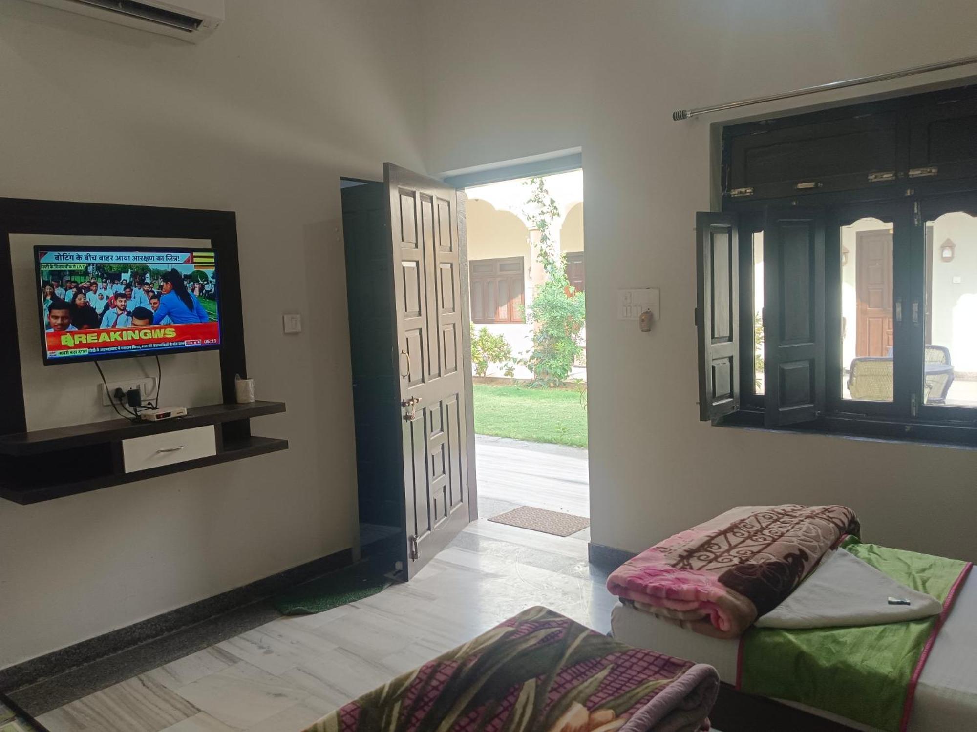 Hotel Mewad Haveli พุชการ์ ภายนอก รูปภาพ