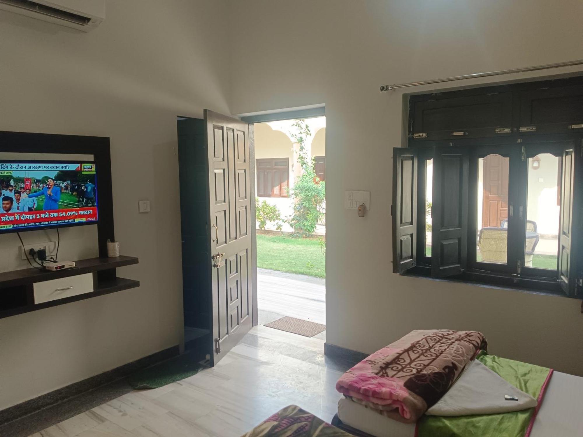 Hotel Mewad Haveli พุชการ์ ภายนอก รูปภาพ
