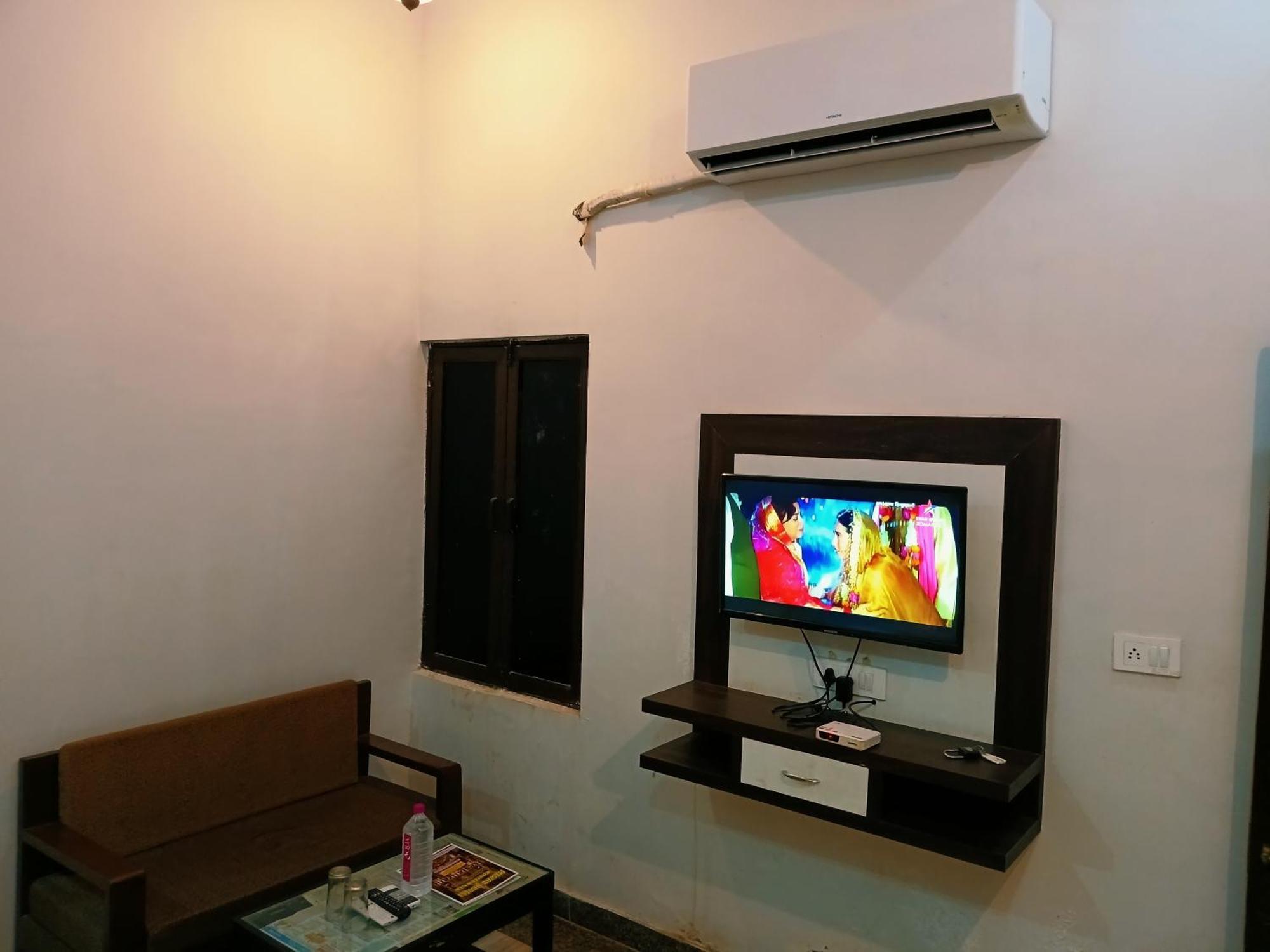 Hotel Mewad Haveli พุชการ์ ภายนอก รูปภาพ