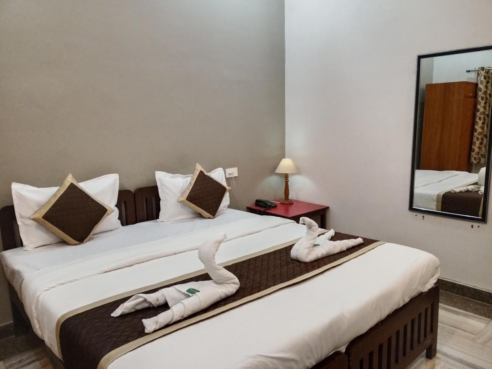 Hotel Mewad Haveli พุชการ์ ภายนอก รูปภาพ